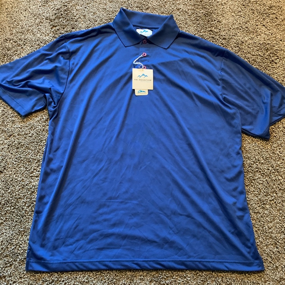Men’s golf shirt.